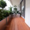 Habillez votre balcon avec des plantes artificielles d'extérieur